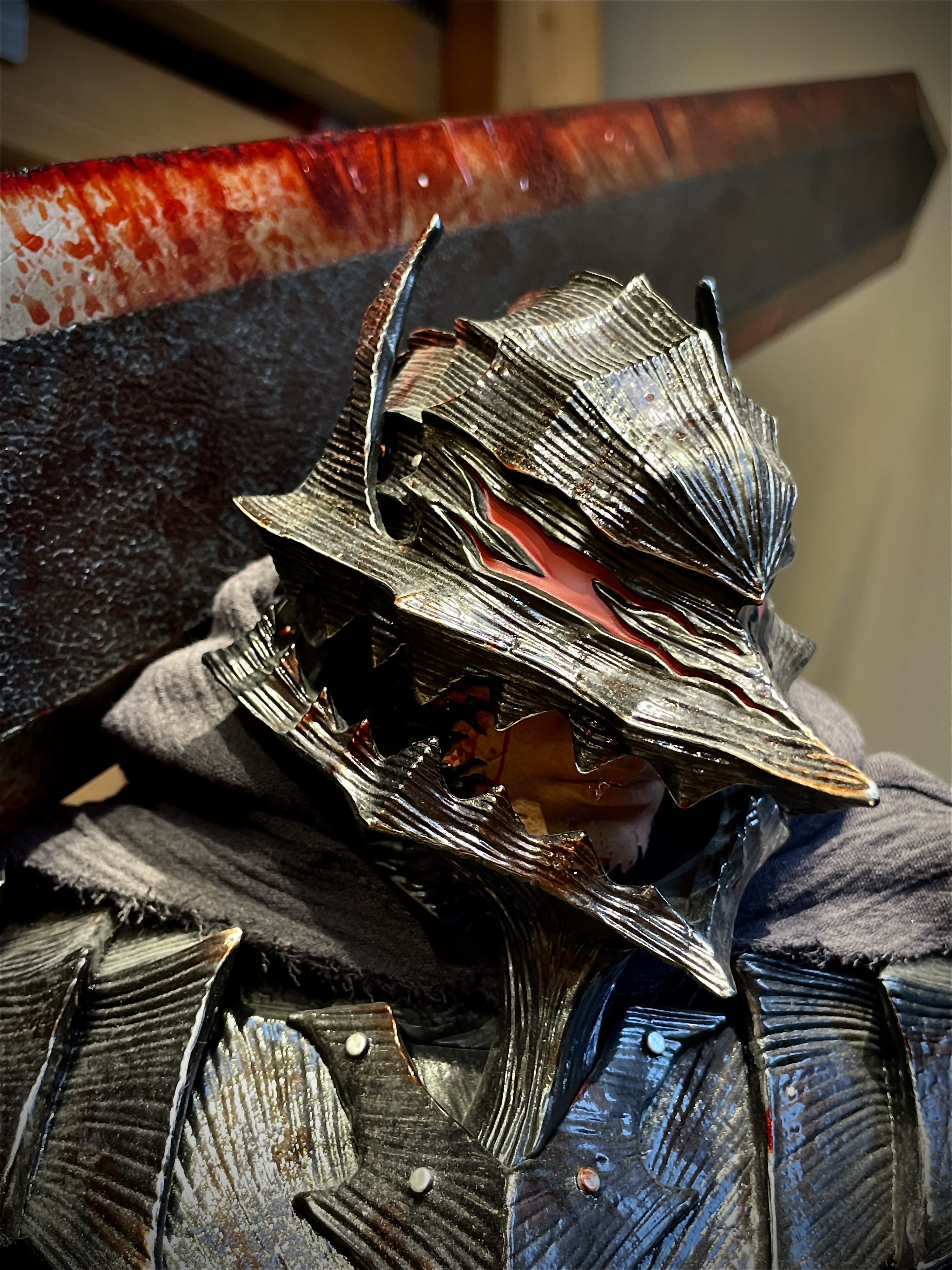 Berserk – Figurine Guts, armure du Berserker